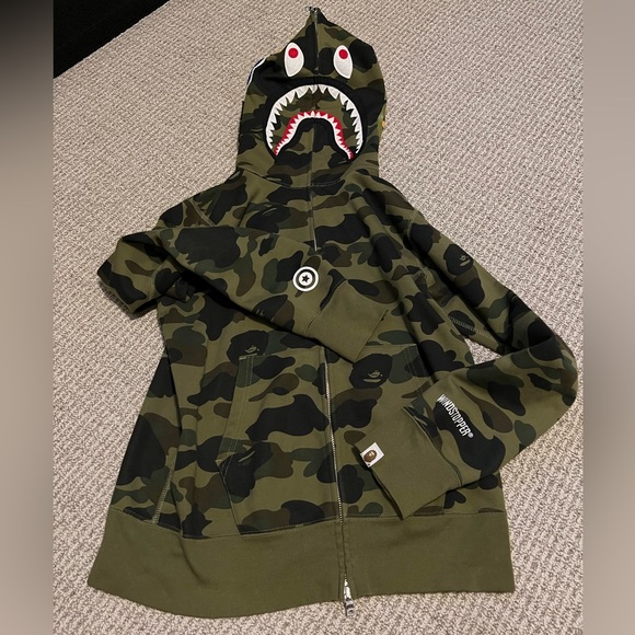 Bape Authentic camo hoodie in size M - Picture 1 of 5